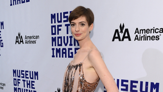 <em>Les Mis</em> Director 'Begged' Anne Hathaway to Stop Losing Weight